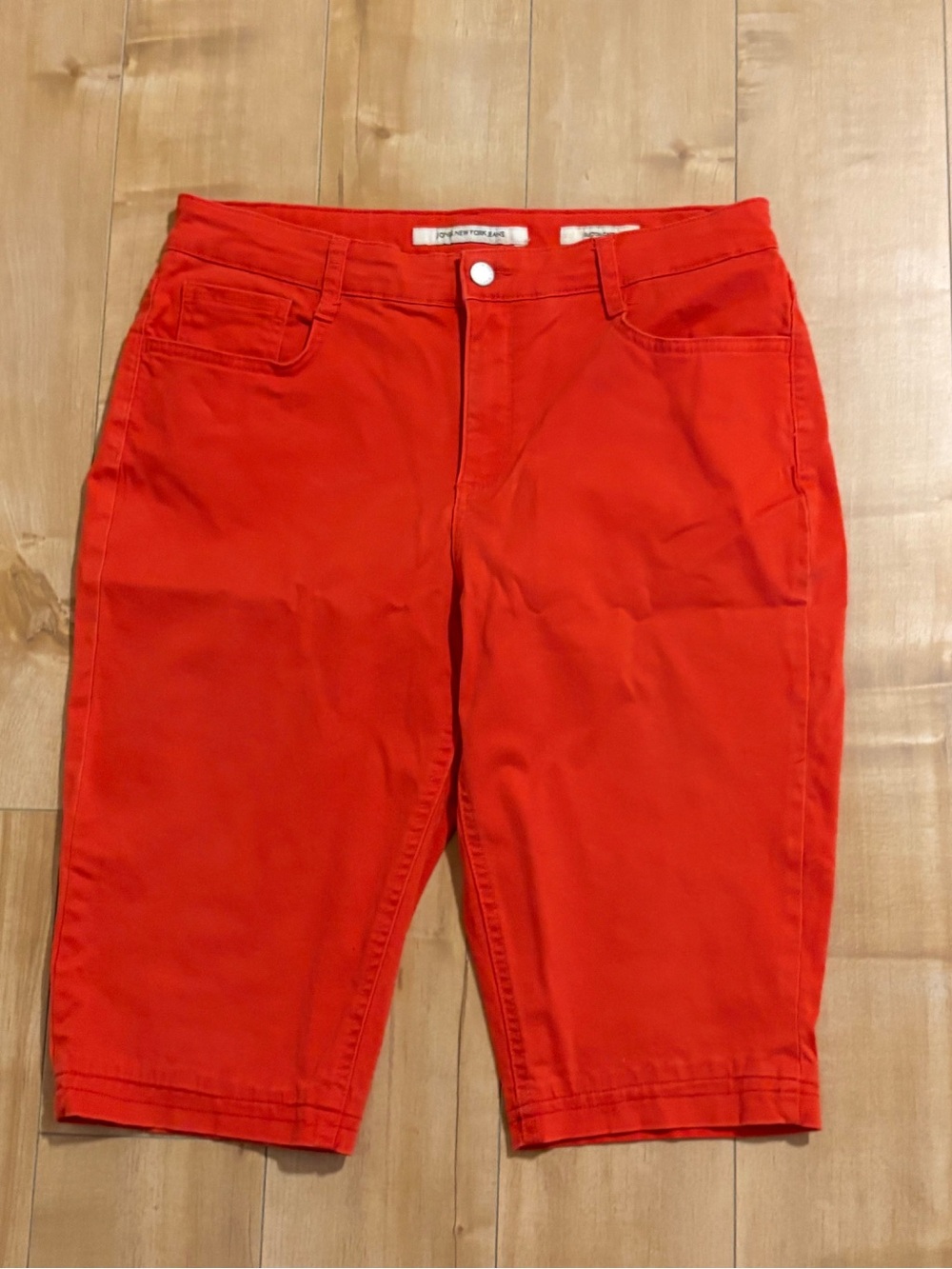 Jones New York Red Sutton Capri Jeans